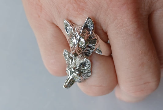 Foxes wrap ring adjustable from sizes 5,6,7,8,9 sterling silver Peridot stone eyes  Zimmer