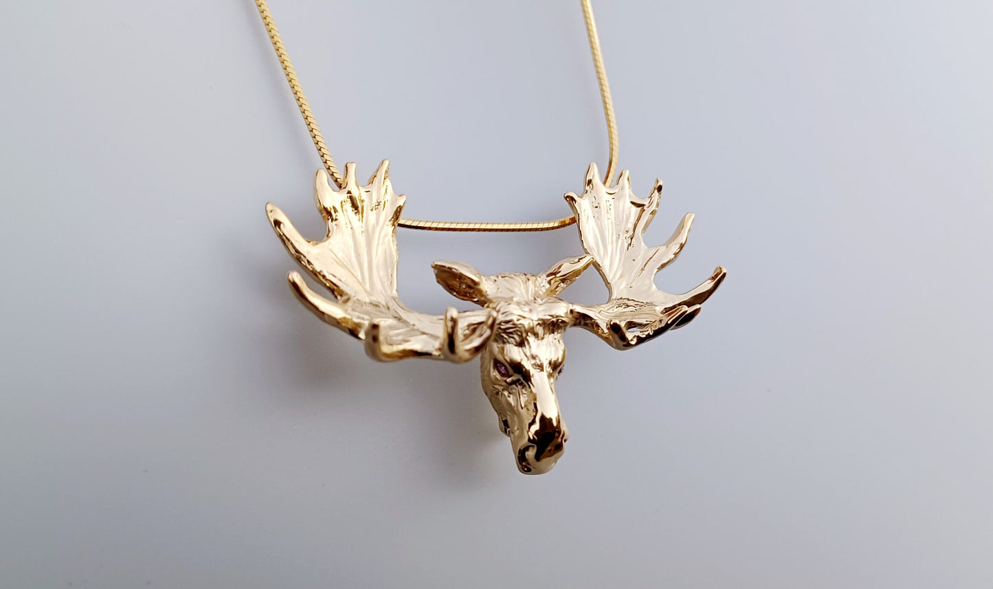 Artisan 14ky Heavy Gold Plated Moose necklace, pendant, jewelry.  Outstanding!  Wildlife sculptural jewelry. Zimmer