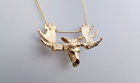 Artisan 14ky Heavy Gold Plated Moose necklace, pendant, jewelry.  Outstanding!  Wildlife sculptural jewelry. Zimmer